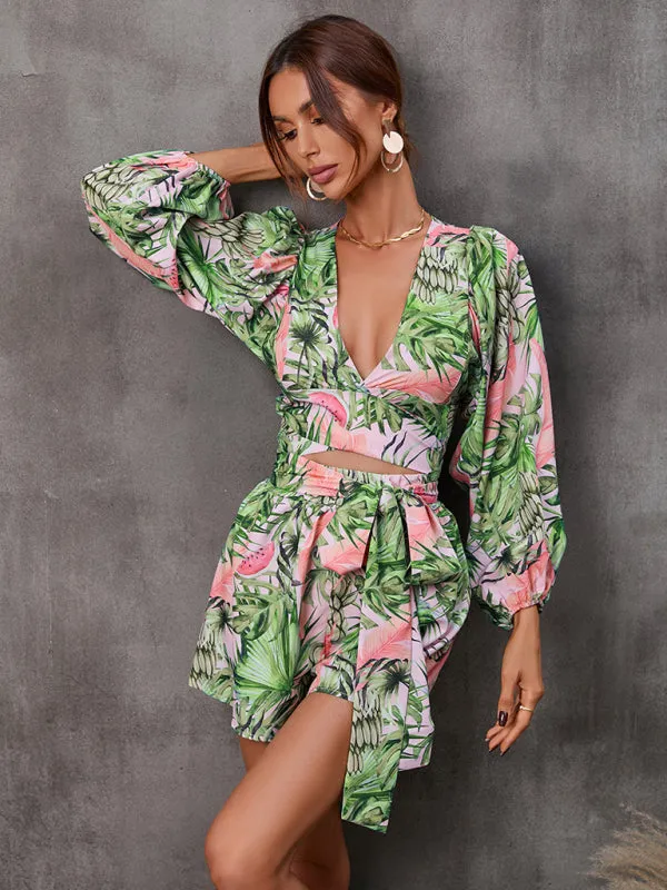 Long-sleeved short V-neck jumpsuit