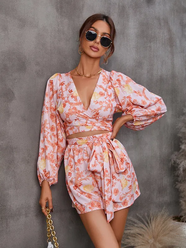 Long-sleeved short V-neck jumpsuit