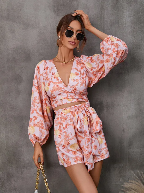 Long-sleeved short V-neck jumpsuit