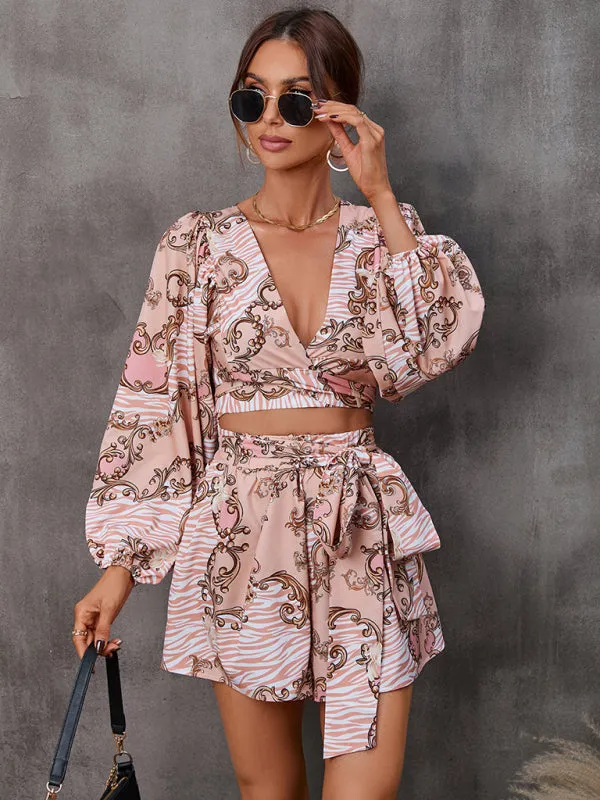 Long-sleeved short V-neck jumpsuit