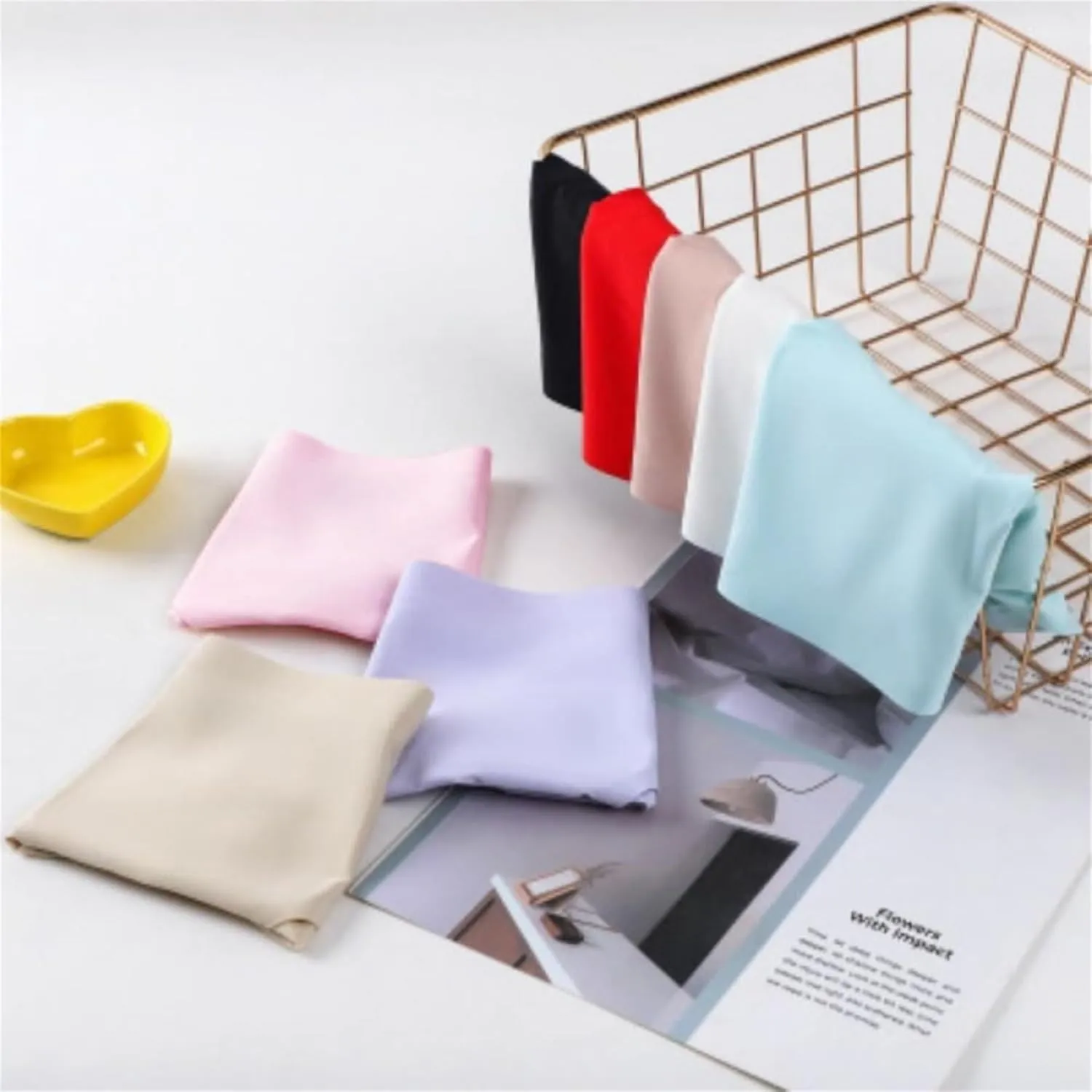Seamless Underwear for Women No Show Mid Waisted Breathable Ladies Briefs Comfortable Undies Hipster Panties 3-Pack